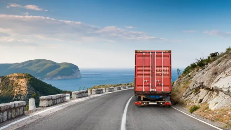 How to load containers for drayage transport?